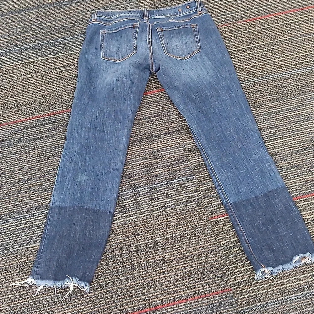 CAbi Women's Slim Boyfriend Denim Jeans 2 Tone Freyed Size 2 - Picture 7 of 9